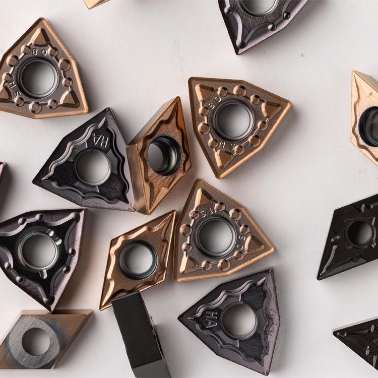 Eszterga lapkák, akár nettó 570 Ft-tól!